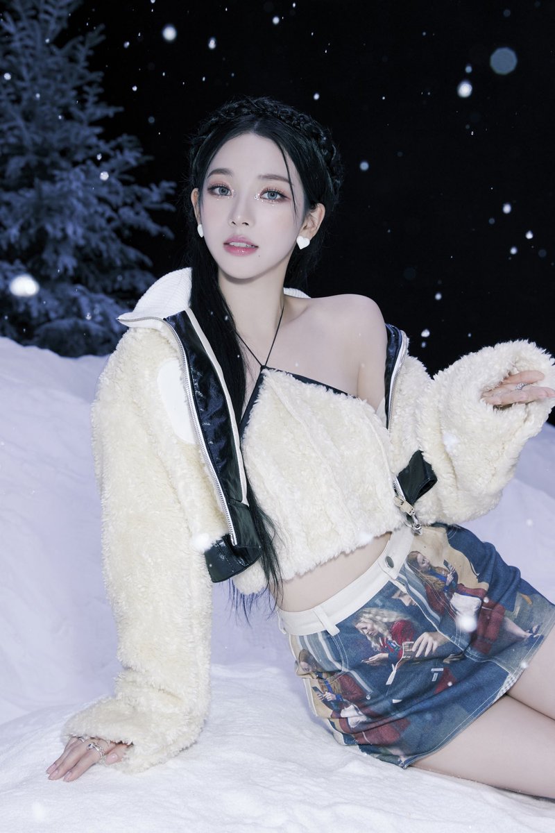 picskarina's tweet photo. karina looks so ethereal https://t.co/sfYqaXod7V