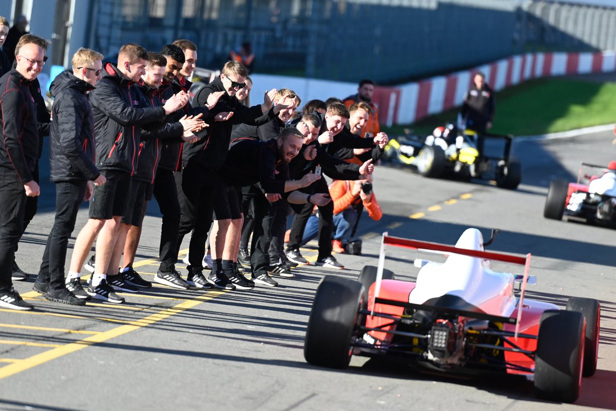 That moment you try to hitch a ride, and no one stops...

📸 <a href="/JakobEbrey/">JEP</a>