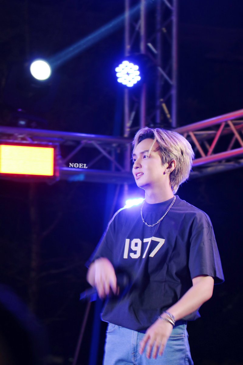 Looknam_1707's tweet photo. ~รัฐบาลให้คนละครึ่ง มี๊ให้หนูที่หนึ่งไม่แบ่งครึ่งเลยนะ เก่งมากเลยงับคนเก่ง
🥰🌻🌈🦔
📸 181222
@buzzstx
#buzzstx
#BuzzNorravit
#BuzzElement
#ELEMENTTH​
#SiamMusicFest2022 https://t.co/nPki2fLZ5l