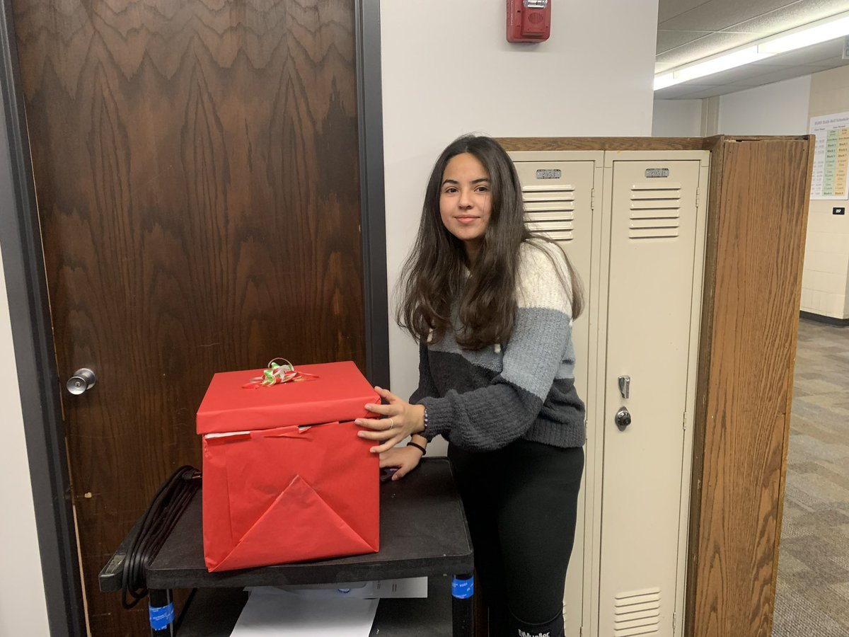 EGHSActivist's tweet photo. Rollout!!! Awesome job, EGHS! 
We were able to package food for 18+ families!! #EGLegacy #EGHSisActive #WeAreEG https://t.co/S3R3Ytt365