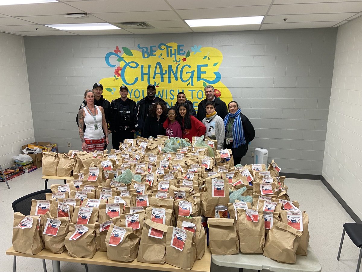 George Webster E.S. (@tdsb_gw) on Twitter photo Thank you <a href="/TPS55Div/">55 Division</a> for #cramacruiser in support of the GW community. We are #bettertogether! These generous food donations from community will go to help many in need! <a href="/tdsb/">Toronto District School Board</a> <a href="/LC4_TDSB/">Learning Centre 4</a> Thank you <a href="/TPS55Div/">55 Division</a> for #cramacruiser in support of the GW community. We are #bettertogether! These generous food donations from community will go to help many in need! <a href="/tdsb/">Toronto District School Board</a> <a href="/LC4_TDSB/">Learning Centre 4</a>