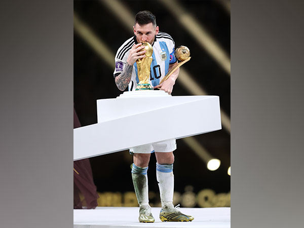 rishitashankar1's tweet photo. 36 years wait was worth it to earn this beauty! #Argentina #LionelMessi𓃵 https://t.co/gt8RhurcFA