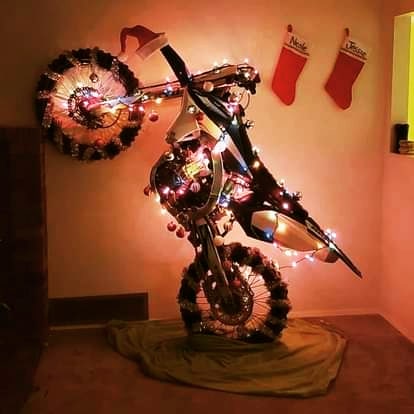soyeldelasmotos's tweet photo. Arbolito check ✅ #Motorcycle #MotorcycleLife #Motero #MotorcycleLover #JoinTheWind #FelizNavidad #MerryChristmas #Navidad #Christmas #ChristmasTree 🎄 🎅 ⛄ https://t.co/sUS55mgxst