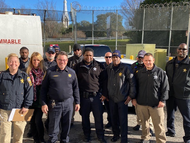 norfolk_sheriff's tweet photo. We love making a positive difference in our community! On Friday, just in time for the holidays, we delivered more than 150 turkeys to citizens, churches, and non-profit organizations in the City of Norfolk https://t.co/QcAAU9RzAG