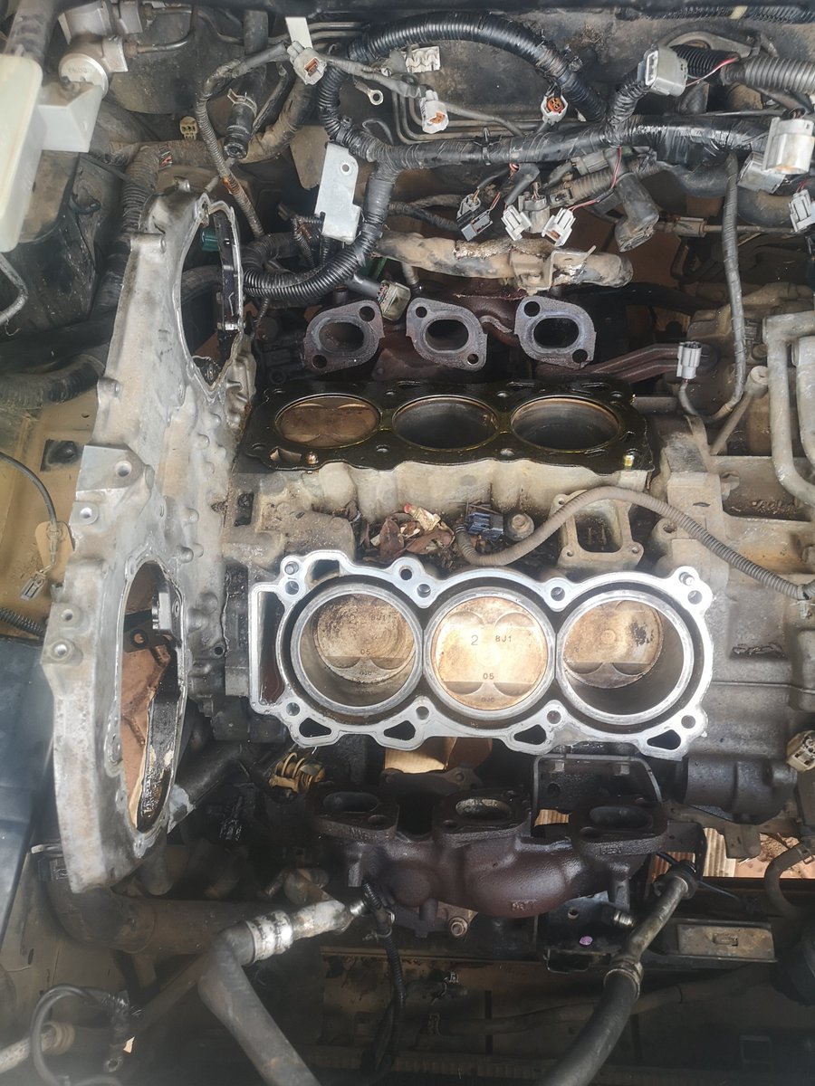 zimmech's tweet photo. Nissan Murano VQ35

⛓️ Failure to start
⚙️ Oil-coolant mixing
🛠️ Lack of power

Mobile Mechanic Specialist adequate and best vehicle service at your door step

Call or WhatsApp 0772116592

#MobileMechanic #ZimMech #NissanMurano #VQ35 #valvetiming #automotive #Harare https://t.co/bjGW7Ygq7Y