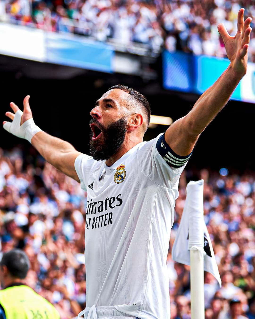  Happy 35th birthday, Karim Benzema!  ¡Feliz 35 cumpleaños! 