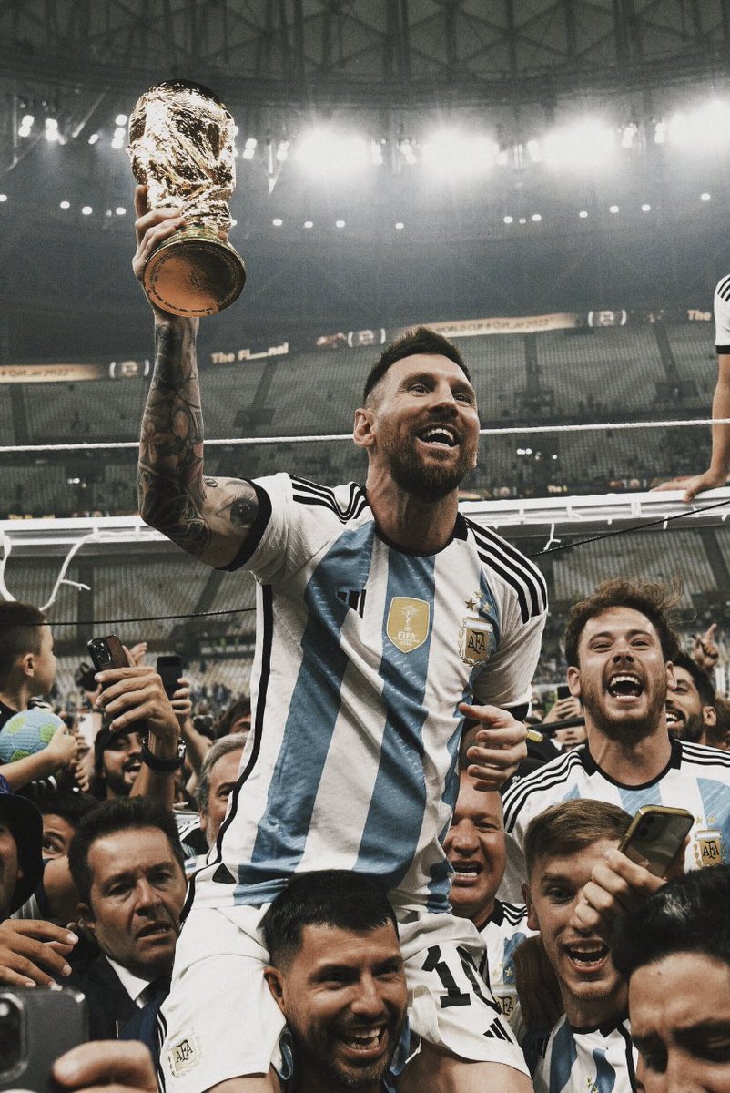 Todavía no caigo. Después de tanta lucha lo lograste, y que merecida la tenes. Gracias L10 ❤️