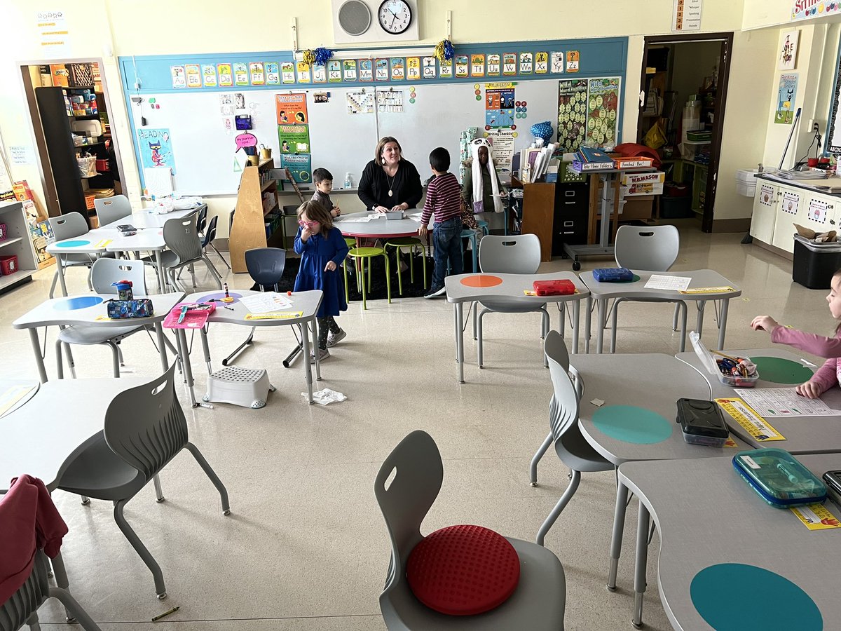 kga95aka's tweet photo. Thank you for beginning my day with the blessing of engaged learning at TOAST🙌🏾🙌🏾🙌🏾. #allinforalbany @albanyschools @AHSFalconsNest https://t.co/NHbgIrLTMZ
