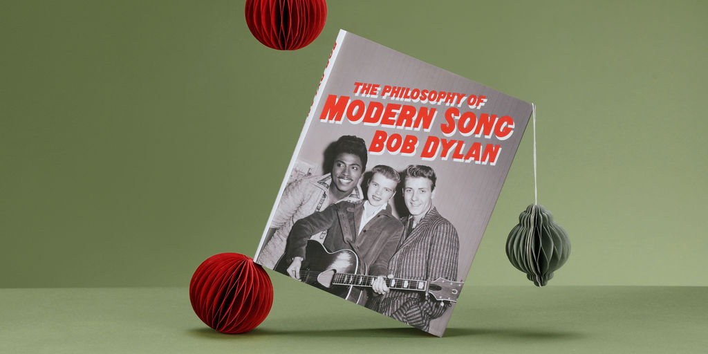 simonschusterUK's tweet photo. Read @bobdylan's new book The Philosophy of Modern Song to discover the secrets to music mastery from a songwriting legend  #ChristmasWrappedUp https://t.co/jXKNqUEXwi https://t.co/VtibxcU7He