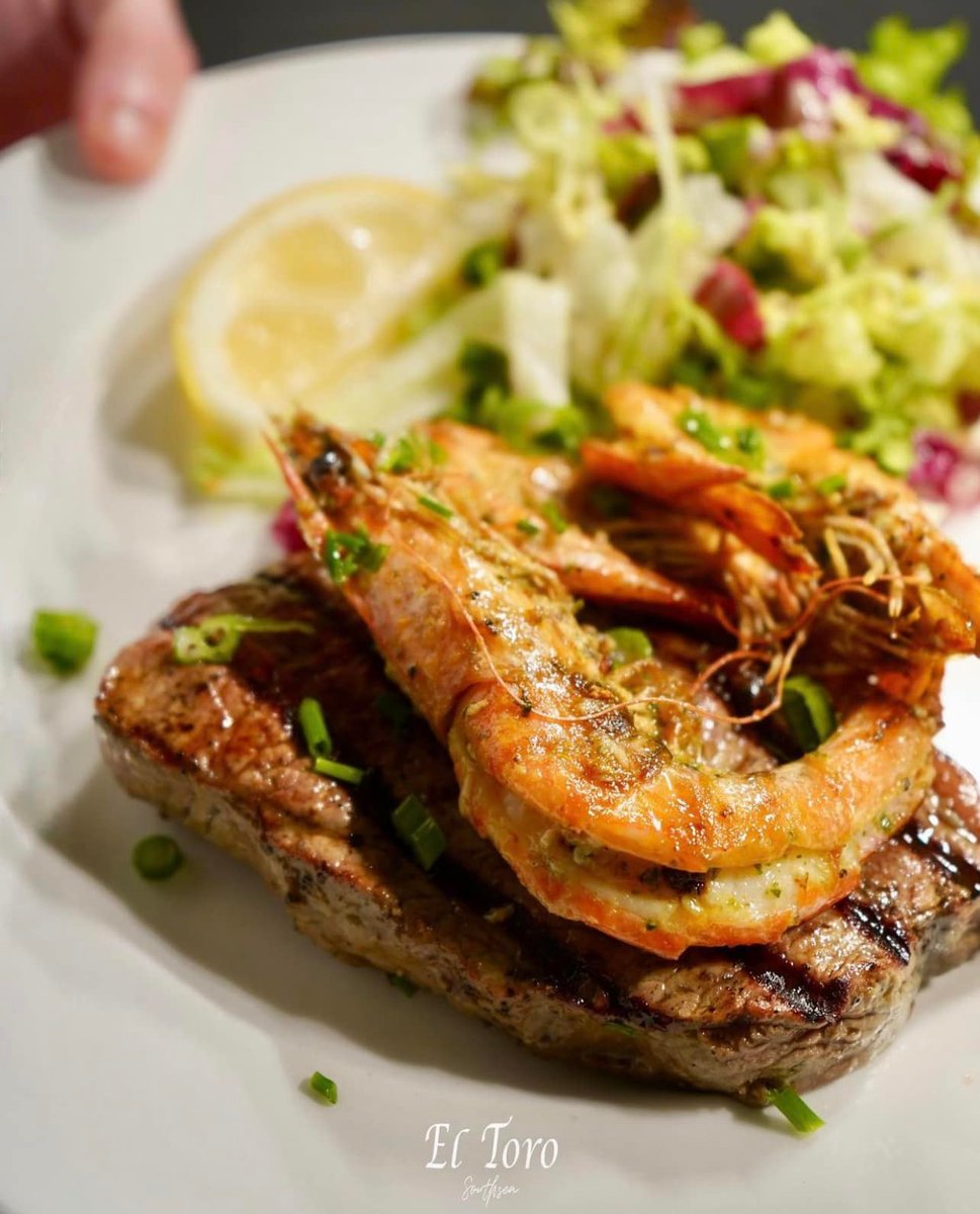 ElToroSouthsea's tweet photo. One way to make sure that you start your week well is to eat our Surf and Turf! The best of both land and sea, this dish is cooked and served to you simply perfectly! ๐ฆ๐ฅฉ
#SouthAmerica #TenderSteak #ElToro #Southsea #Steak #Seafood #Foodie #Food #Portsmouth #Dinner #BoxingDay https://t.co/RXW6CfqFSv