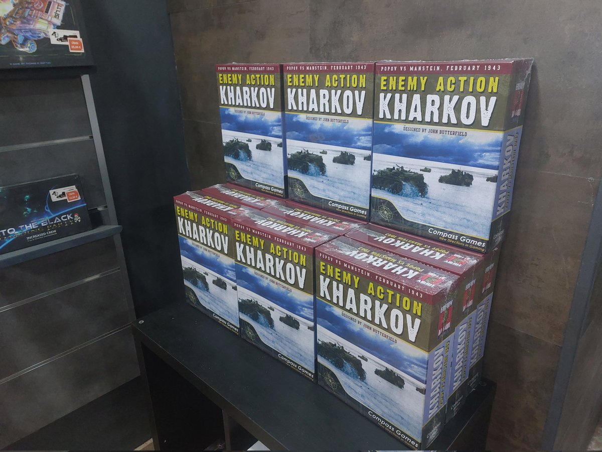 4dados's tweet photo. Así ha empezado el día nuestra zona con los Enemy action Kharkov...

@compassgamesllc #enemyaction #wargame #juegazo https://t.co/8HbS7l7jxU