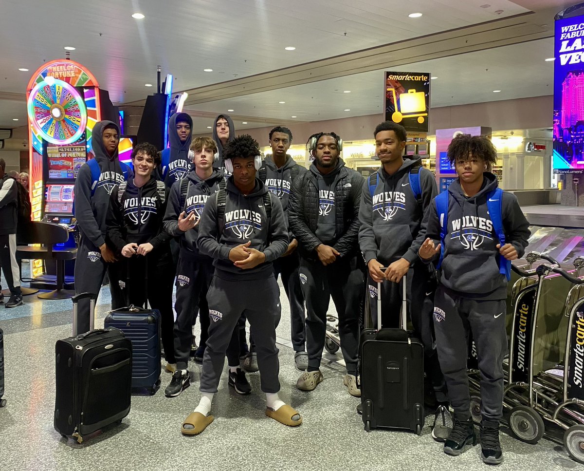 Welcome to Vegas boys!!! Tark Classic Tournament..Let’s go!!! #grandviewboysbasketball #grandview #varsitysquad #wolfpack #bballislife #letsgo #tarkclassic #vegas #lasvegas