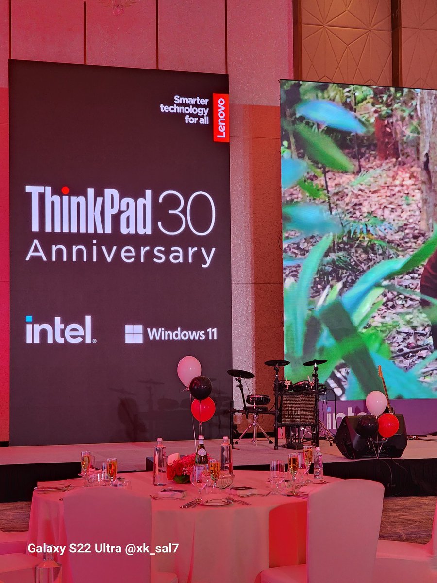 xk_sal7's tweet photo. مساء الخير من مقر احتفالية الذكرى السنوية الثلاثين لثينك باد. 🌹
#ThinkPad30 #Lenovo https://t.co/UyozKSOpAc