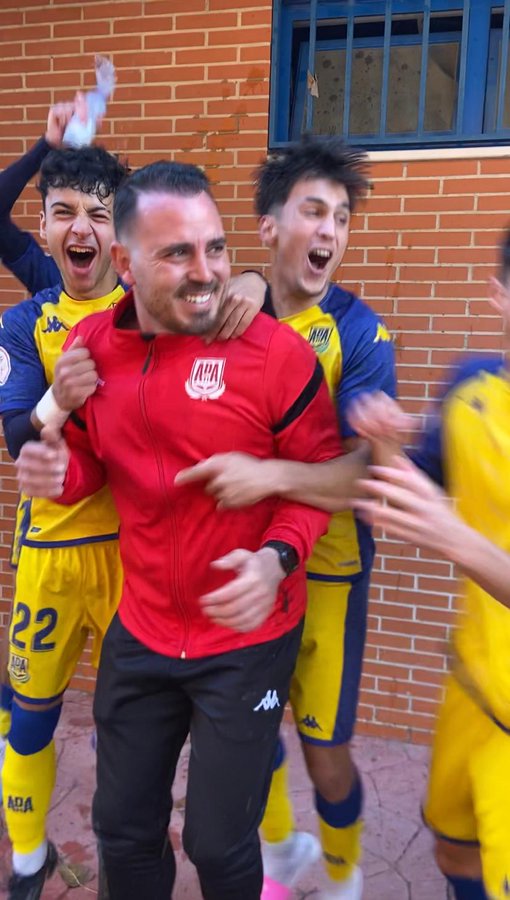 JuvenilDH's tweet photo. 💿 ¡Ya disponible #ElDescuento en YouTube📺!

Lo mejor de la jornada 1️⃣5⃣ de #DivisióndeHonor🏅

⚽️Repaso de la jornada
🔢Equipos👨‍👨‍👦‍👦 clasificados de #CopaDelReyJuvenil🏆
🔥Mejores quintos y coeficientes 👨‍🏫

👉🏻 https://t.co/nlBz5tQJtT

#JuvenilDH👟 https://t.co/YrExCVwp9Q
