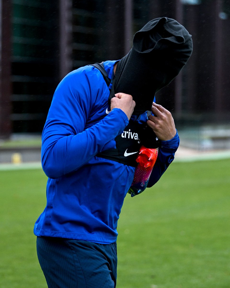 Guess who? 🤔