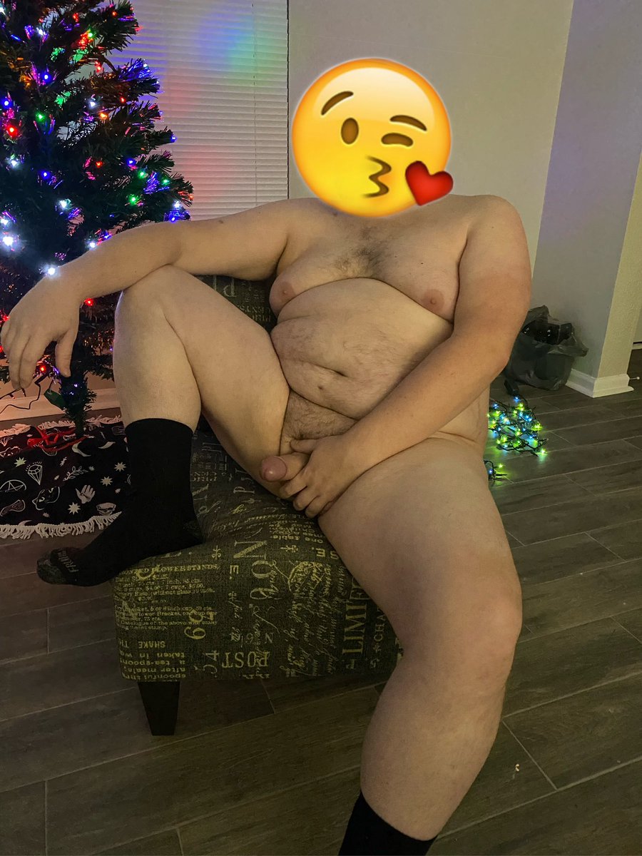 bttmboy890's tweet photo. Christmas photo shoot. Who wants to come over and fuck by the tree? 😇 https://t.co/ktHXMsWFDS