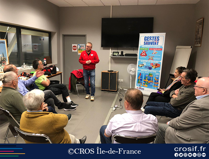 crosif's tweet photo. Nouvelle formation au @crosif ! 🔥

Aujourd'hui la @ligueIDF_FCD est venue donner une formation de sensibilisation sur les gestes qui sauvent 🙌

Des gestes souvent oubliés qui peuvent pourtant sauver des vies 👏 https://t.co/N37dyBbgdj