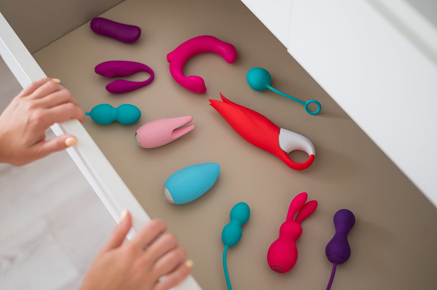SeductiveBox's tweet photo. Proper toy storage protects your investment in your toys, ensuring they’ll retain their integrity and keep on pleasing you for many years to come.
https://t.co/mDFvm4G7VW

 #couples #couplegoals #datenight #subscriptionbox #cratejoy #seggstoys #seductivebox #dating #mysterybox https://t.co/4lAsgPkaGV