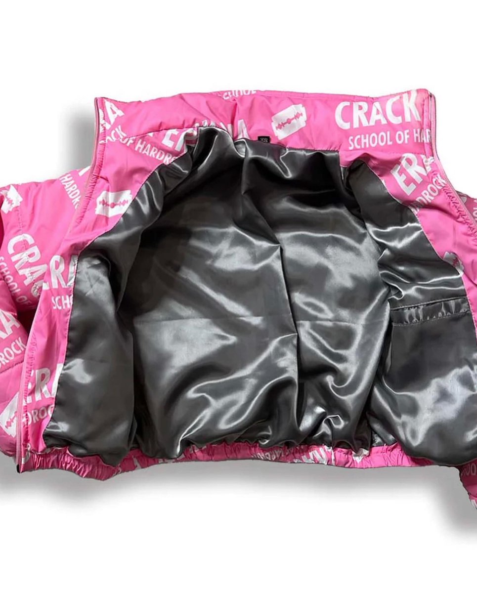 BUBBLE GUM PINK PUFFER AVAILABLE ONLINE NOW 🔥

crackeraclothing.com/products/pink-…