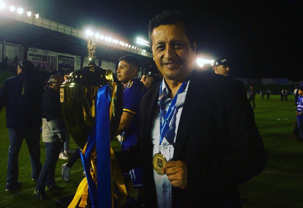 RoberMontoya_DT's tweet photo. Campeones!! https://t.co/Q8DmTQOtD9