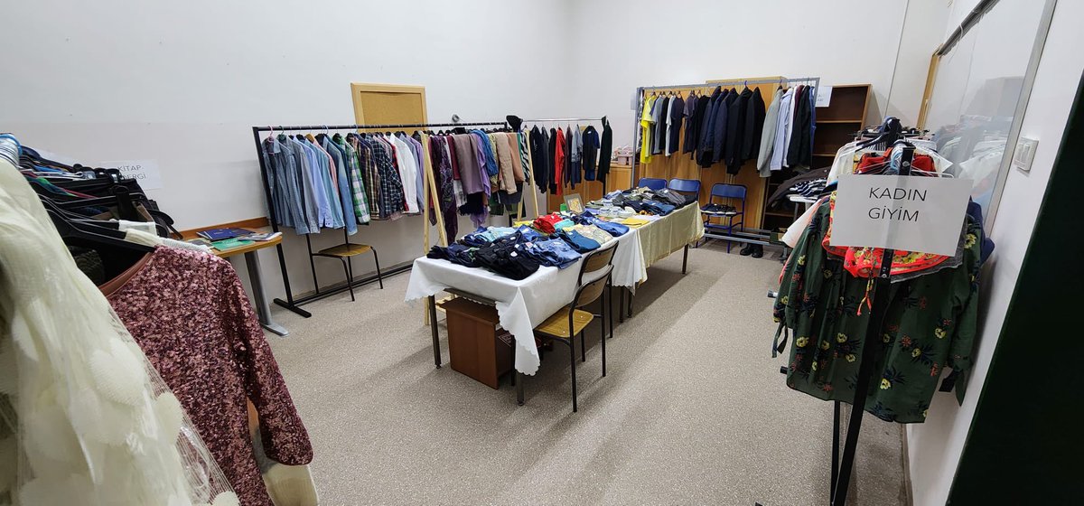 Yıldız Teknik Üniversitesi Yabancı Diller Yüksekokulu Hazırlık Bölümü öğrencilerimiz için bir paylaşım odamız var.Adı “ELDEN ELE”🥰Paylaşarak daha az tüketiyoruz ve tasarruf ediyoruz. Siz de destek olmak ister misiniz? #YTU <a href="/ytuhaberajansi/">YTÜ HABER AJANSI</a> <a href="/ytukampuscom/">YTÜ Kampüs</a>