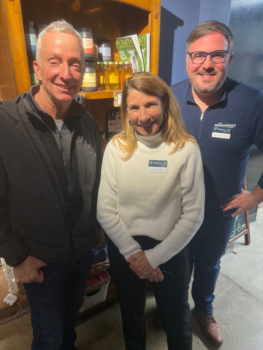 VisitMoCo's tweet photo. Our President &amp; CEO, Kelly Groff, and Chief Strategy Officer, Cory Van Horn, attended the Poolesville Fair Access Holiday Social at Local’s Market in the town’s Historic West End. #MoCo #PoolesvilleMD https://t.co/g4Z5zmbqEH