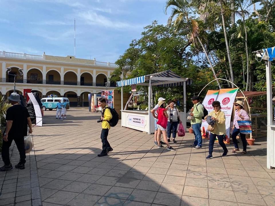 ColimaMunicipio's tweet image. ¡Bienvenidos a #Colima😃!

Nos dio mucho gusto recibir visitantes del crucero Royal Princess procedentes de San Francisco.

Ven, come, ama ¡#ViveColima!