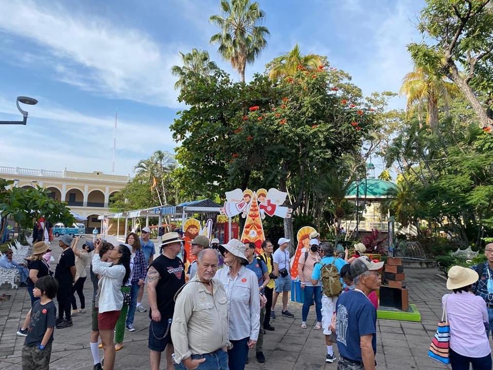 ColimaMunicipio's tweet image. ¡Bienvenidos a #Colima😃!

Nos dio mucho gusto recibir visitantes del crucero Royal Princess procedentes de San Francisco.

Ven, come, ama ¡#ViveColima!