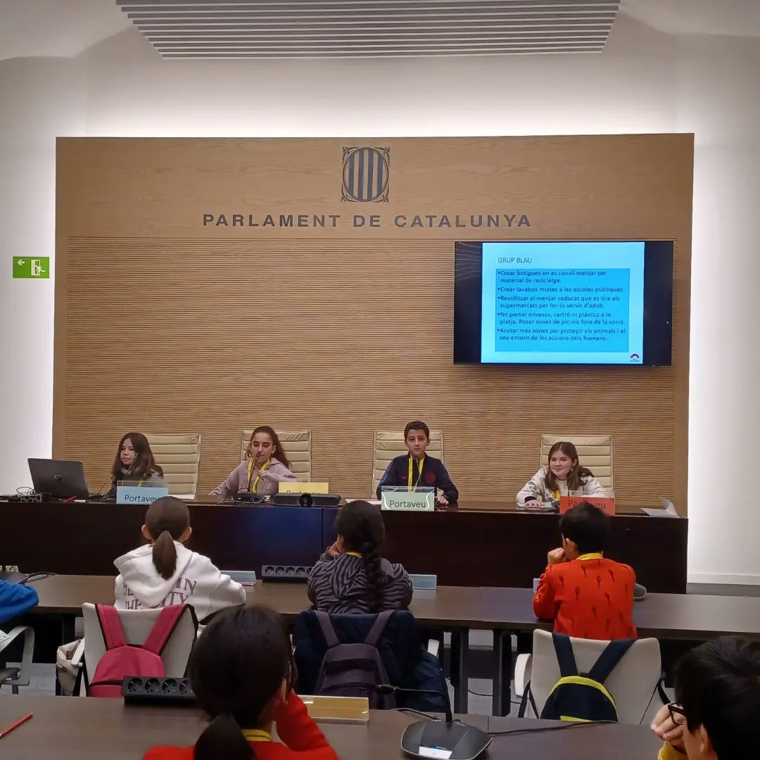 Escola Camí del Cros tweet media