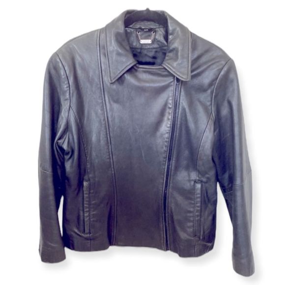 secondcycle's tweet image. So good I had to share! Check out all the items I'm loving on @Poshmarkapp #poshmark #fashion #style #shopmycloset #danier #wilfred: posh.mk/IHKYPpGfTvb