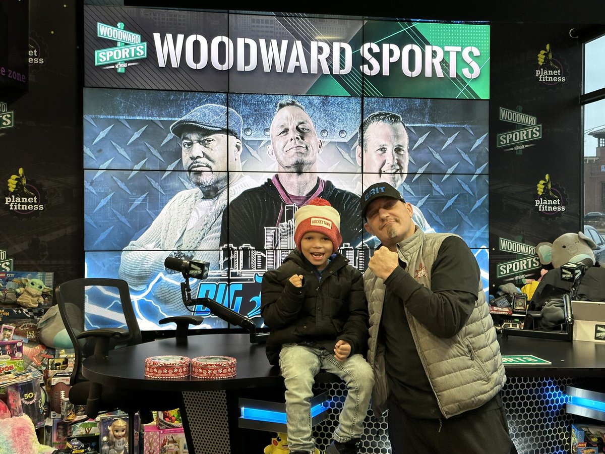 Raick_19's tweet photo. Took Zai to drop off gifts and cookies for #Stuffthestudio at @woodwardsports and he got to meet Uncle Darren @DarrenMcCarty4 😂 https://t.co/ati9Cy3F57