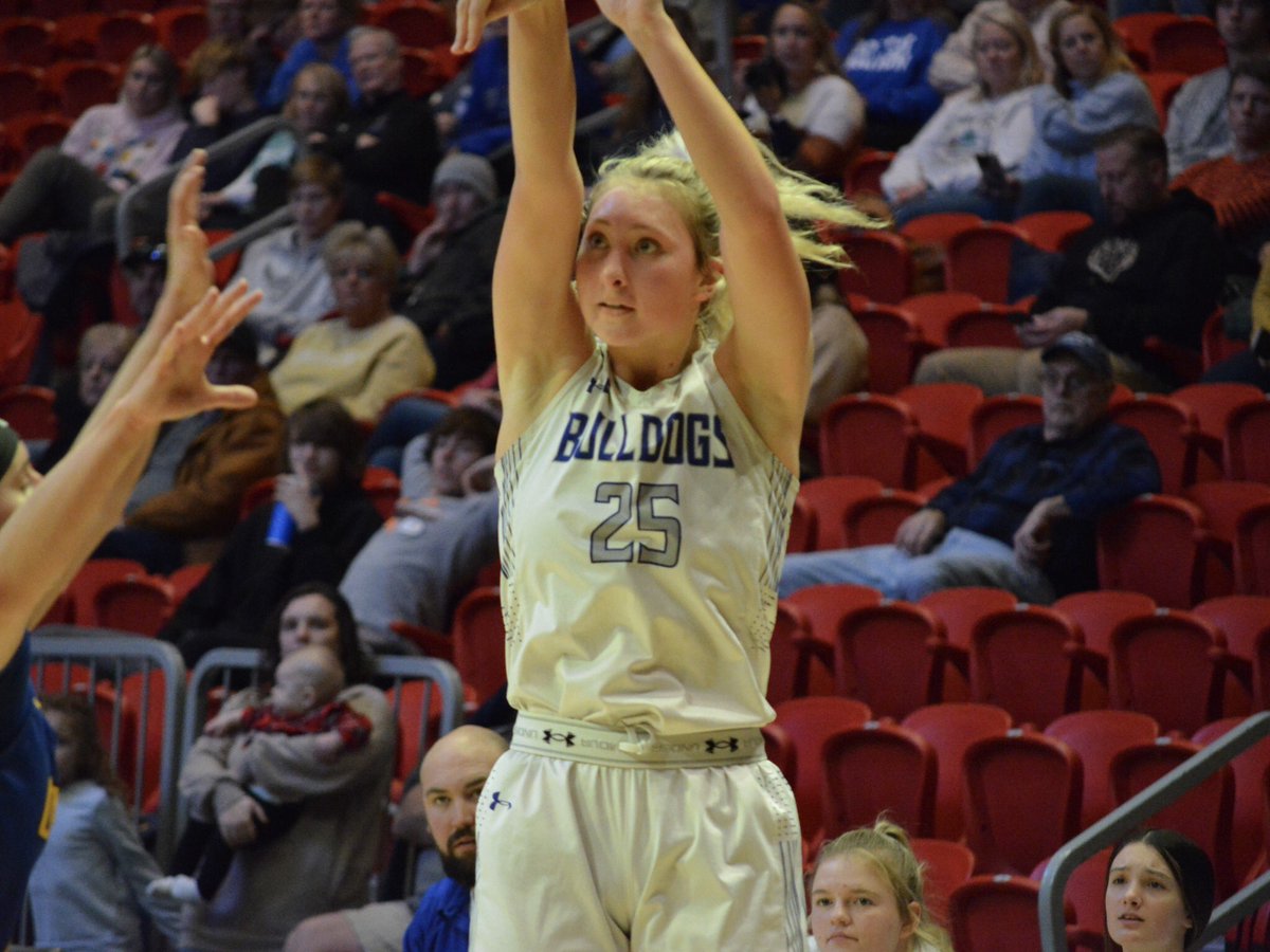 NMcNealCBJ's tweet photo. Action 📸s of @tori_rubel from Notre Dame’s 49-19 rout of Oran on Day 1 of the @FSCBHolidayClas!

Rubel recorded her first double-double of the season with a game-high 13 PTS and 10 REB and also had 3 AST and 2 STL. Tori scored 9 in ND’s 18-0 run during the 3Q. https://t.co/R05w1cwBGa