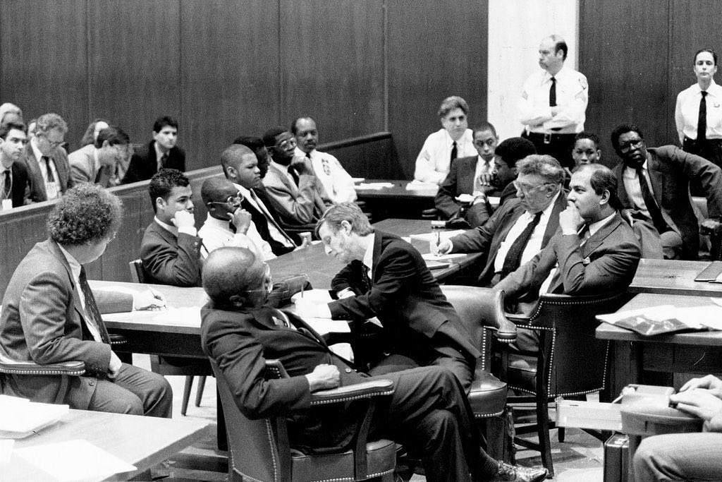 On this day, in 2002, the Central Park Five were exonerated after spending years in prison for a brutal rape. They were released after Matias Reyes confessed. DNA evidence confirmed his guilt.
Original post: instagram.com/p/CN2zAIinsRa/ #naacp #naacpsandiego #naacpsdremembers