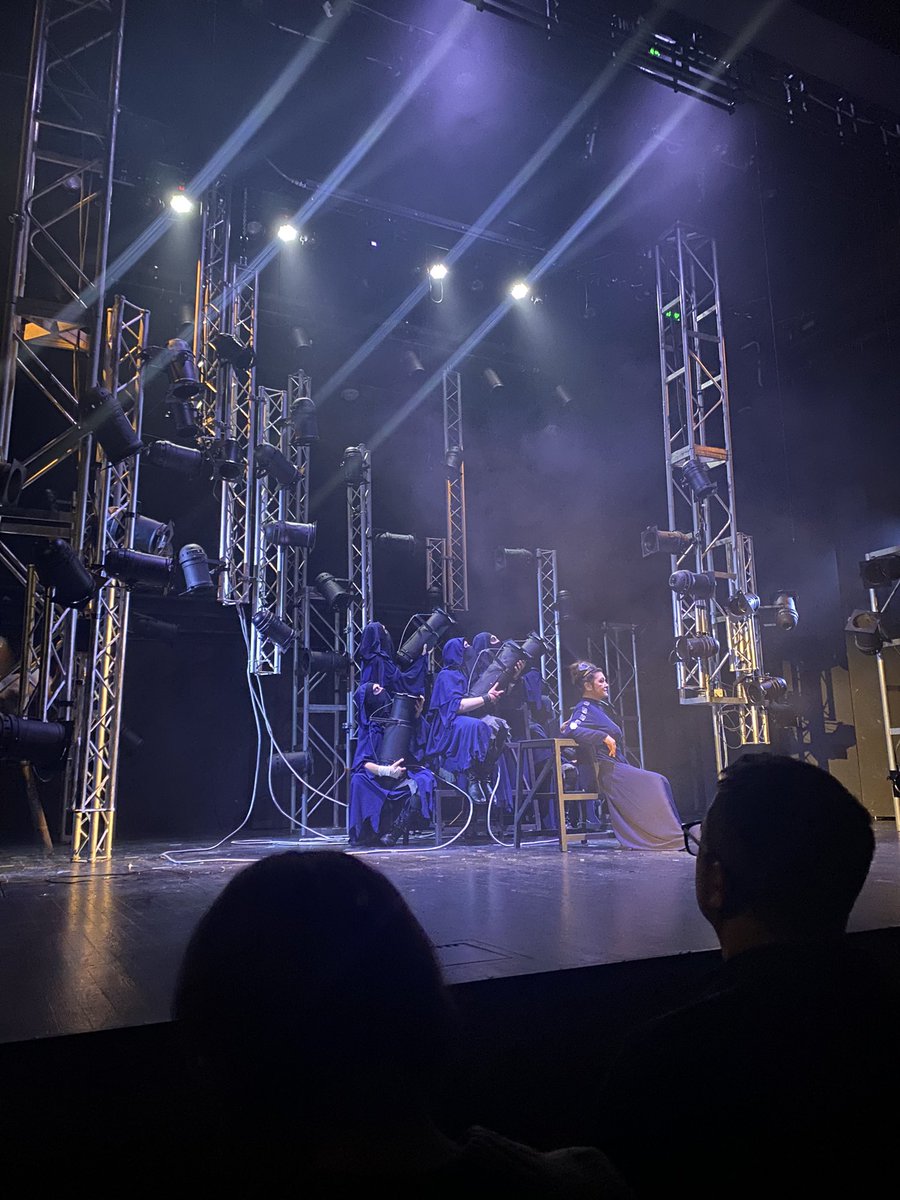 Elizz_go's tweet photo. OEDIPUS🎭 by Ukrainian theatre #theatre https://t.co/v38xeRtMoA