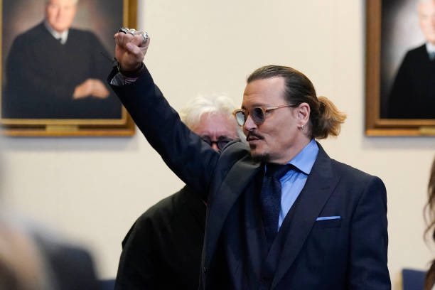 An_elf_pirate's tweet photo. #JohnnyDeppWon 💪 https://t.co/clObYEFPZL
