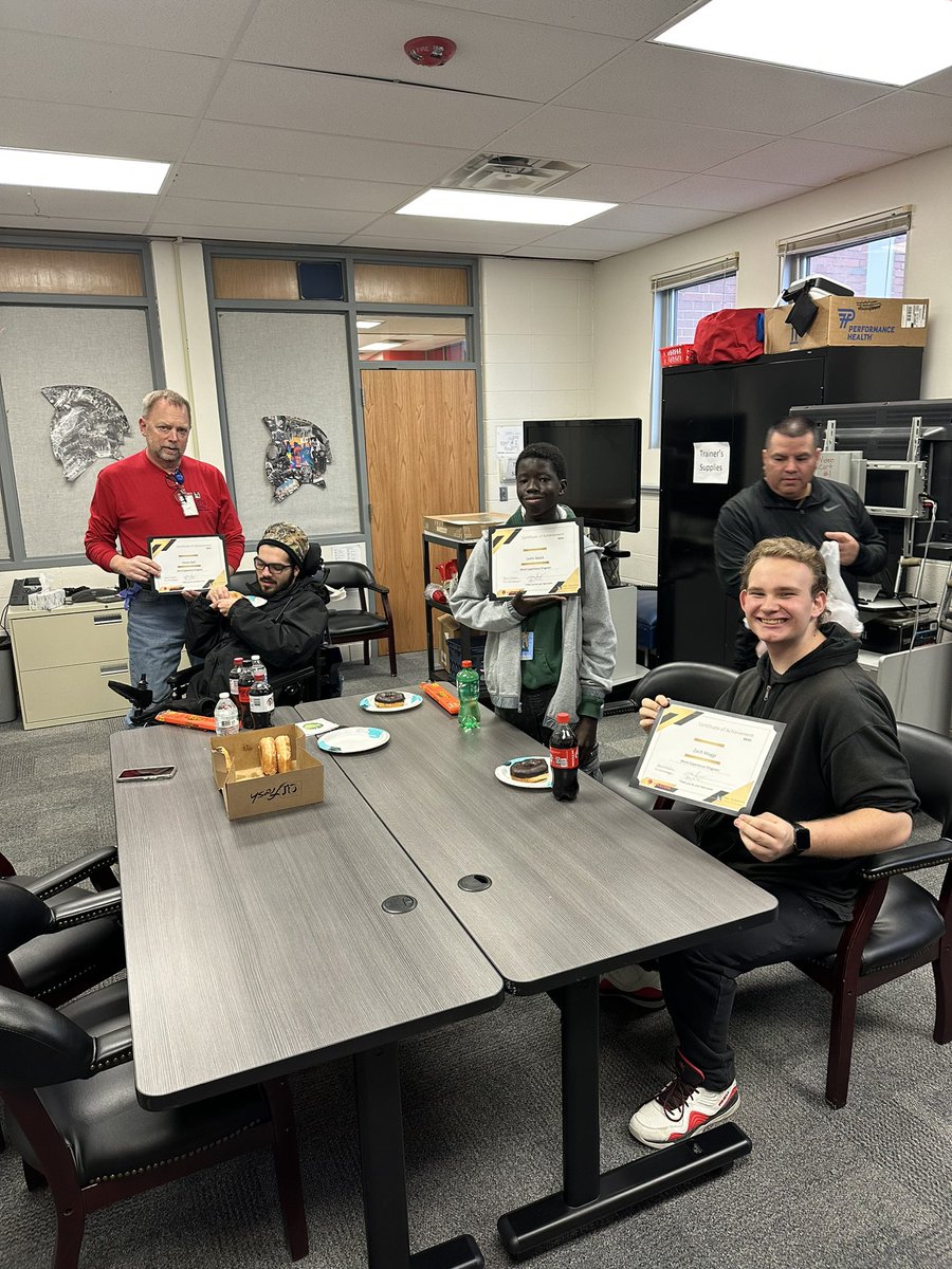 It’s been a great semester in Work Experience II working at Antioch Middle School! Our <a href="/Northmen_OPHS/">Oak Park High School</a> students have learned skills that will last their lifetime! @NKC_Transition <a href="/NKCSchools/">NKC Schools</a> @AntiochMS