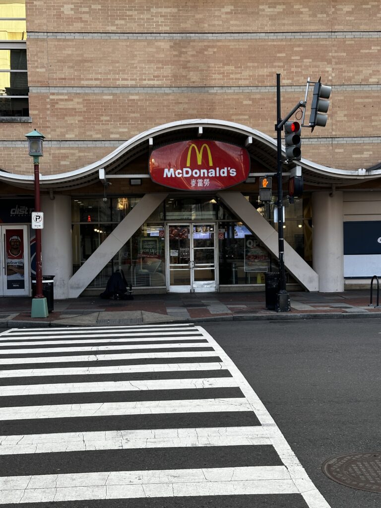 PoPville's tweet photo. McDonald’s closed in Chinatown https://t.co/SdKRsAEG00 https://t.co/SOAVYQZIza