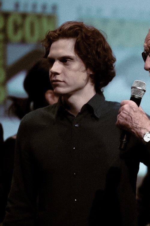 evansmidnight's tweet photo. his hair, no one talk to me🥹 https://t.co/2yAdLt53P8