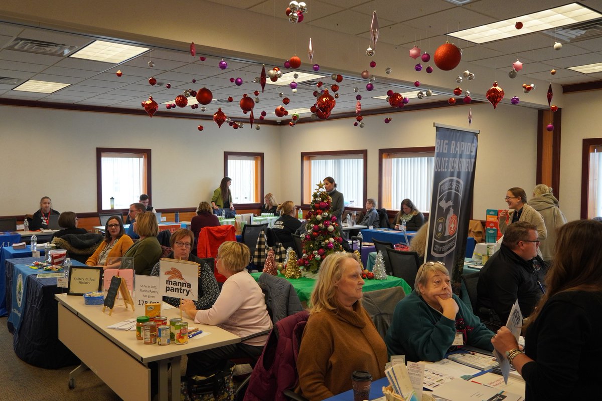 MichiganPSC's tweet photo. We were happy to be part of @MiWorksWestCent's #ResourceMarket in Big Rapids last week as one of about 30 local organizations and service agencies taking with community members about programs and services, including energy assistance, available to families who need help. https://t.co/vaCJQ50GTO