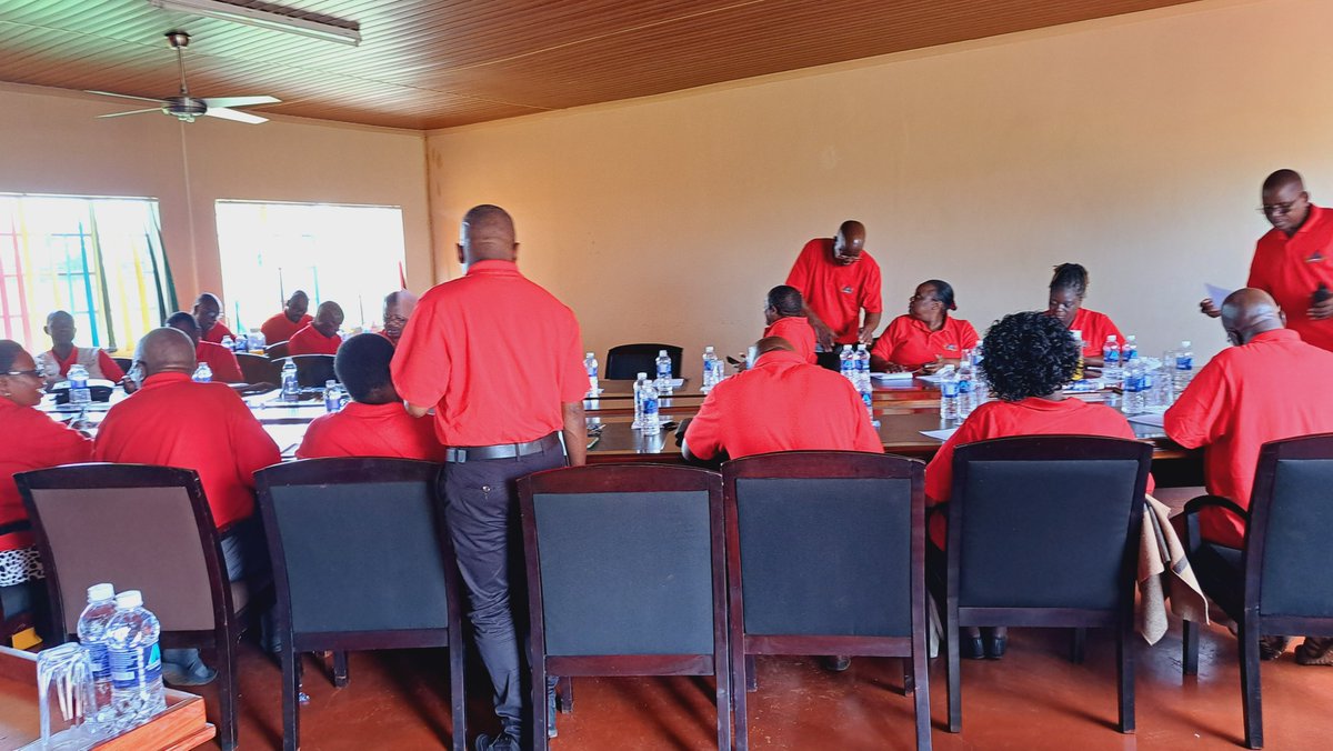 zimta01's tweet image. THE National Executive, meeting and strategizing for Teachers' 2023 salaries.
#teachersmatter #teachers #zimta #teachersalary 
#qualityeducation