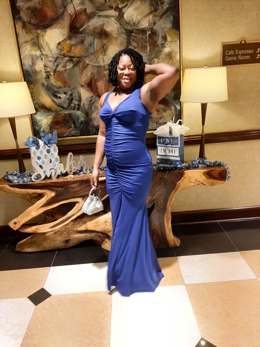 Work Holiday Party was fun! Bringing my Big Sister as my Plus one was the best idea ever! 🤣😊