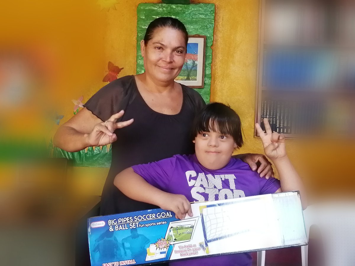 DiriambaD2's tweet photo. #Nicaragua
#Distrito2ConDaniel2022 // alegrisimo el GRUN a través del MINED hacen entrega de juguetes a niños y niñas de Educación Inicial, educación especial. El GRUN premiando la persistencia de cada niño y niña, así mismo  propiciando una feliz Navidad. https://t.co/iQgJGFH7Js