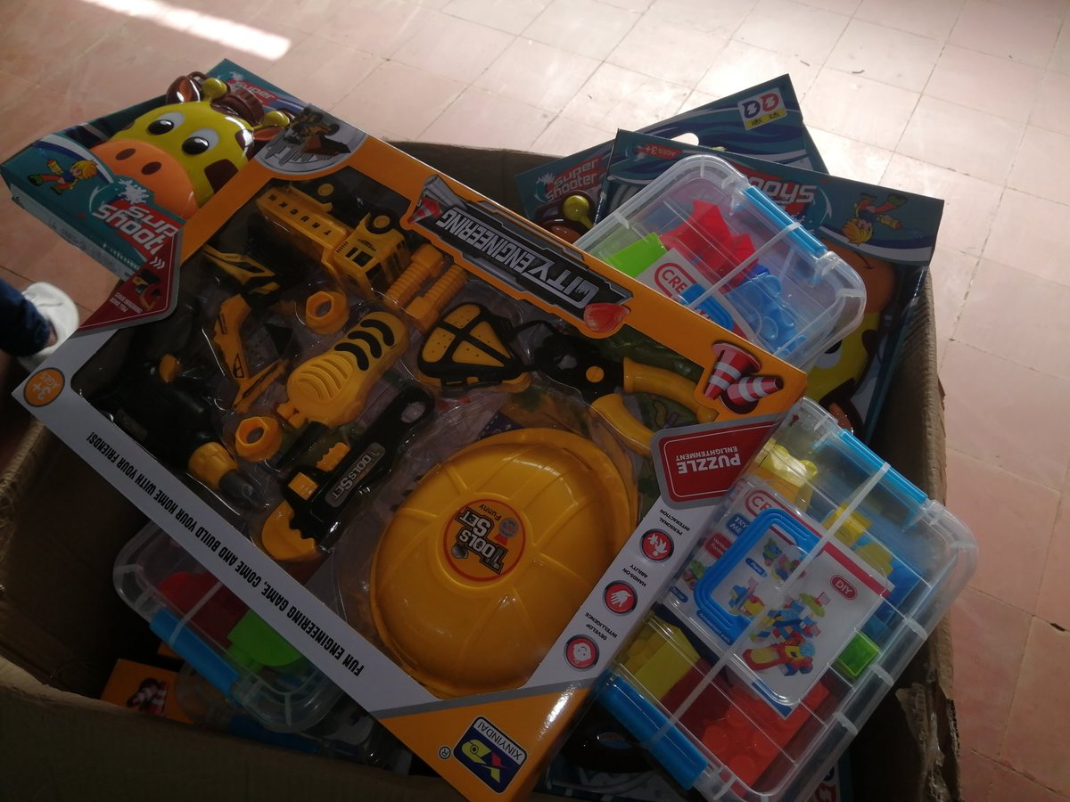 DiriambaD2's tweet photo. #Nicaragua
#Distrito2ConDaniel2022 // alegrisimo el GRUN a través del MINED hacen entrega de juguetes a niños y niñas de Educación Inicial, educación especial. El GRUN premiando la persistencia de cada niño y niña, así mismo  propiciando una feliz Navidad. https://t.co/iQgJGFH7Js
