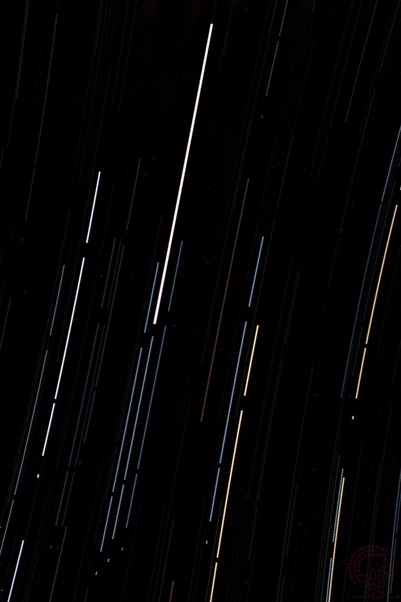 kyoto_suki's tweet photo. お遊びf^_^;)
Today's star light
CANON #EOS20D CANON ZOOM LENS EF 22-55mm F4-5.6
MF infinite
mode Manual
ISO 800
SS 10sec
iris f1:8.0
interval 30sec
layers 500over
#SiriusComp
#multipleexposure
#Compositephotography
#PostPhotos
#photography https://t.co/iyGQ5WM5Fa
