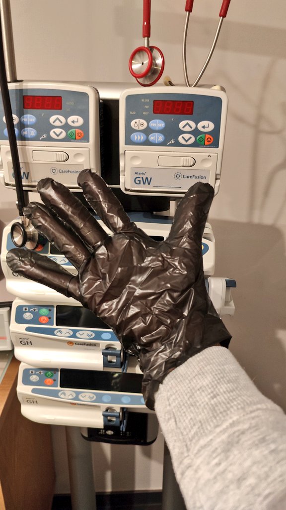 Amaramedclinic's tweet photo. Even in my time of need, i make sure my plastic glove lovers are happy. Like @medboyUK https://t.co/7CVlO4uXx9