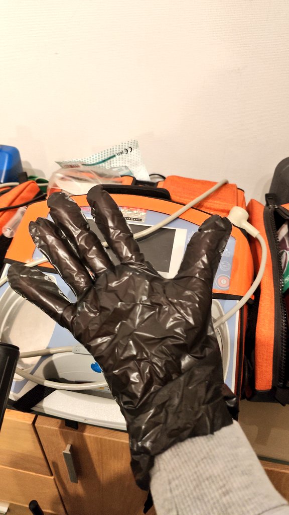 Amaramedclinic's tweet photo. Even in my time of need, i make sure my plastic glove lovers are happy. Like @medboyUK https://t.co/7CVlO4uXx9