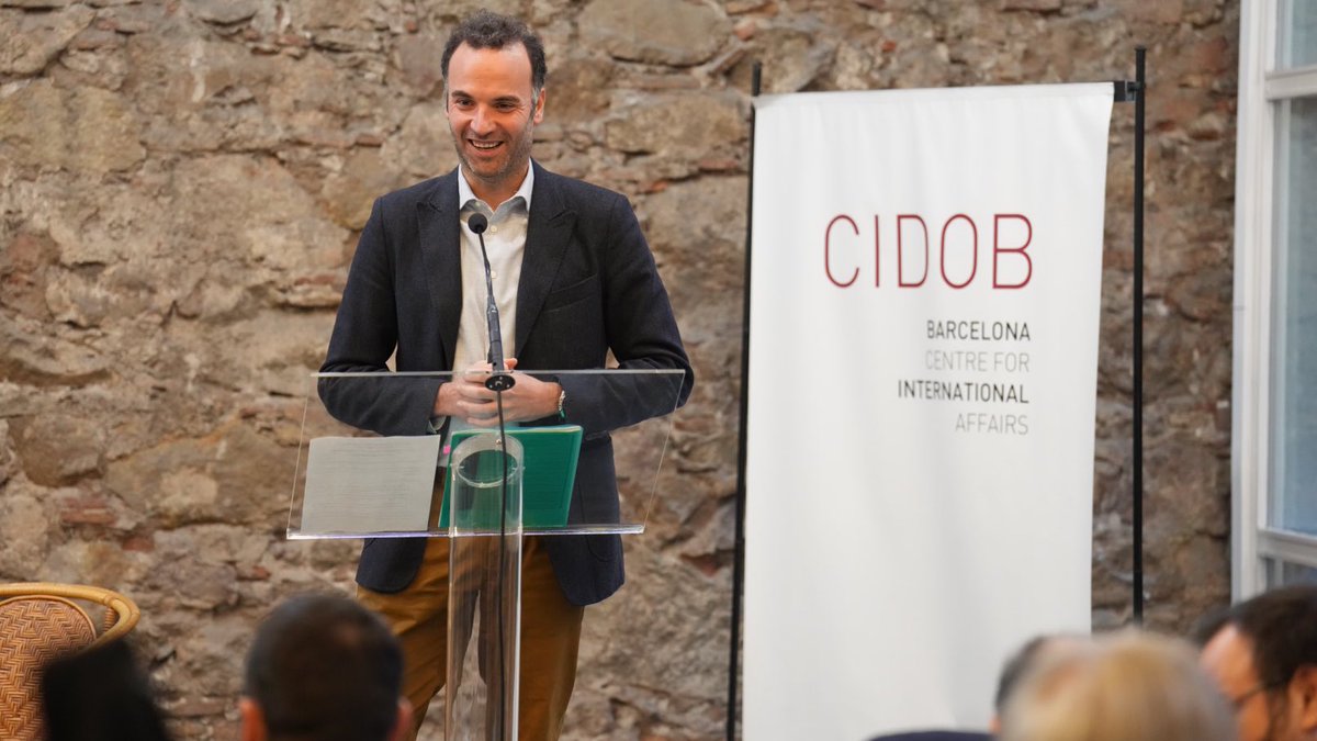 Estem davant la fi de la globalització? Quin ha estat l’impacte de la Covid en l’ordre internacional? Sala plena avui al CIDOB per la presentació de l’#AnuariCIDOB2022, amb la benvinguda de la consellera d’Acció Exterior i Unió Europea <a href="/MeritxellSerret/">Meritxell Serret Aleu</a>
🔗 bit.ly/PresentacióAnu…