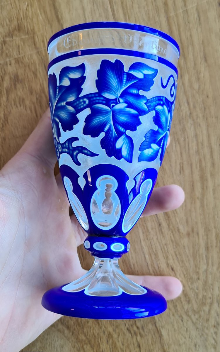 Alex_Auctioneer's tweet photo. A traditional antique to finish the year... 🍷

A Bohemian cased and cut glass goblet, c.1870, in a wonderful fitted case!

#BohemianGlass https://t.co/HVgknpeKrs