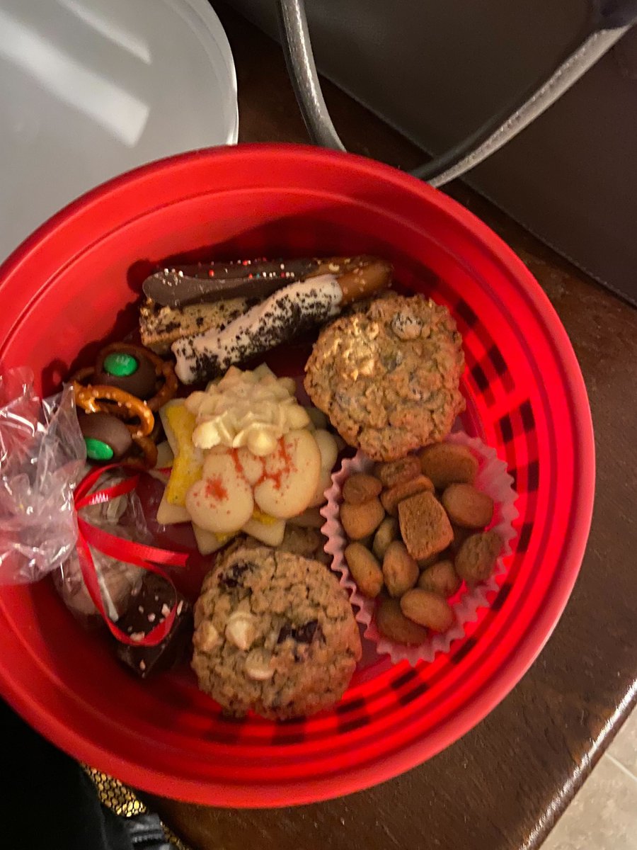 Thank you to our OEIE staff for such a wonderful holiday cookie exchange! They were all delicious! Happy Holidays!
