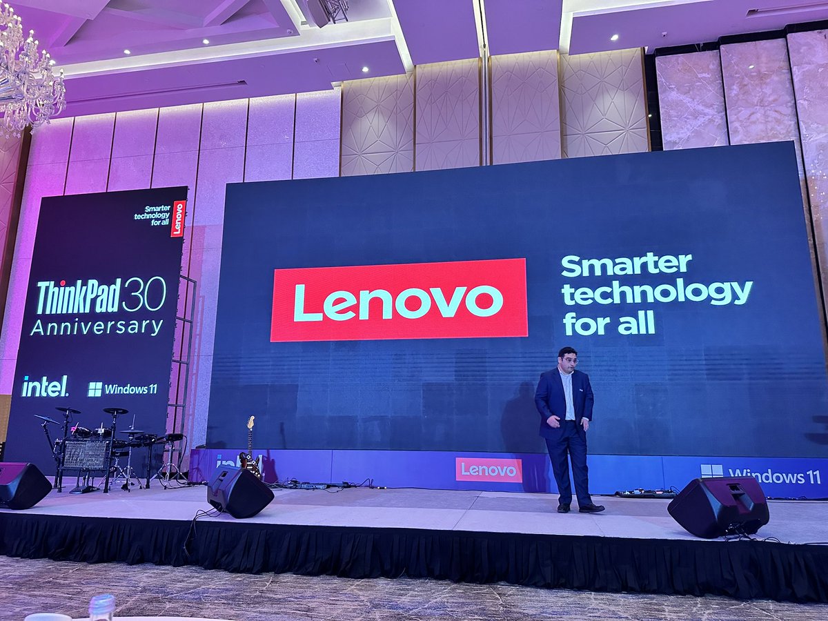 falsaif's tweet photo. عرفناه بالنقطة الحمراء ومن ثلاثين سنه وتقنيات ThinkPad مستمره واليوم في حدث خاص في الرياض لهذا الحدث المليء بالذكريات … تذكروه 😎 https://t.co/pvAvi0tSU1